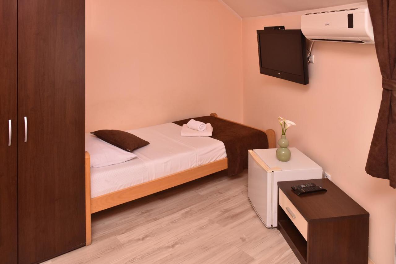 Guest House Villa Mir Крагуевац Экстерьер фото