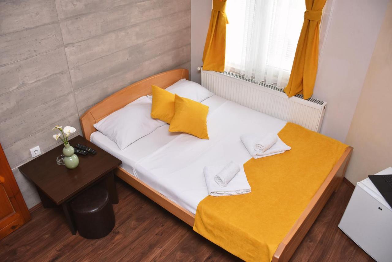 Guest House Villa Mir Крагуевац Экстерьер фото