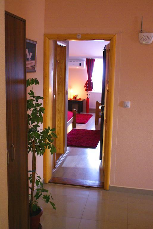 Guest House Villa Mir Крагуевац Экстерьер фото